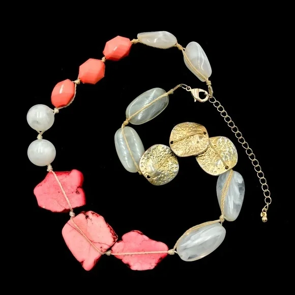 💙 5 for $25 💙 Pink & Gold Stone Necklace - Picture 2 of 3